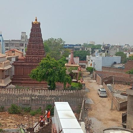 New Gayatri Palace Near Prem Mandir วรินดาวัน ภายนอก รูปภาพ